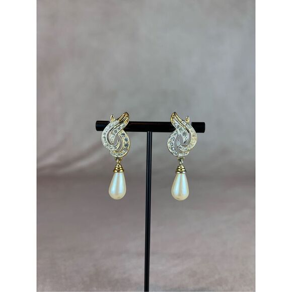 1980s Gold Tone Faux Pearl Earrings Marvella - Picture 2 of 8